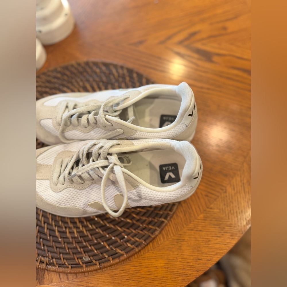 Veja Women's White and Tan Sneakers - Picture 5 of 6